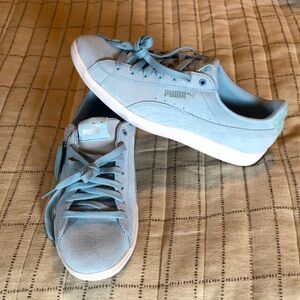 NWT Suede Puma Sneakers Tennis Shoes Size 10